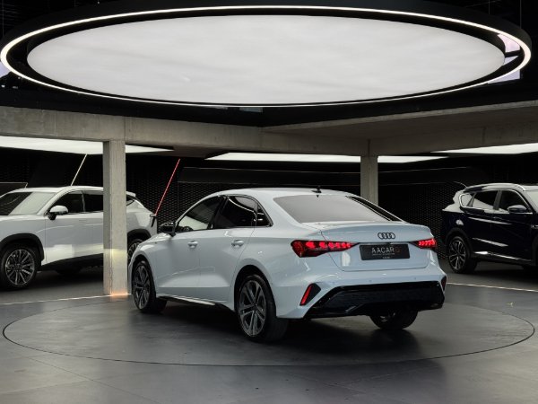 Zdjęcie samochodu 3